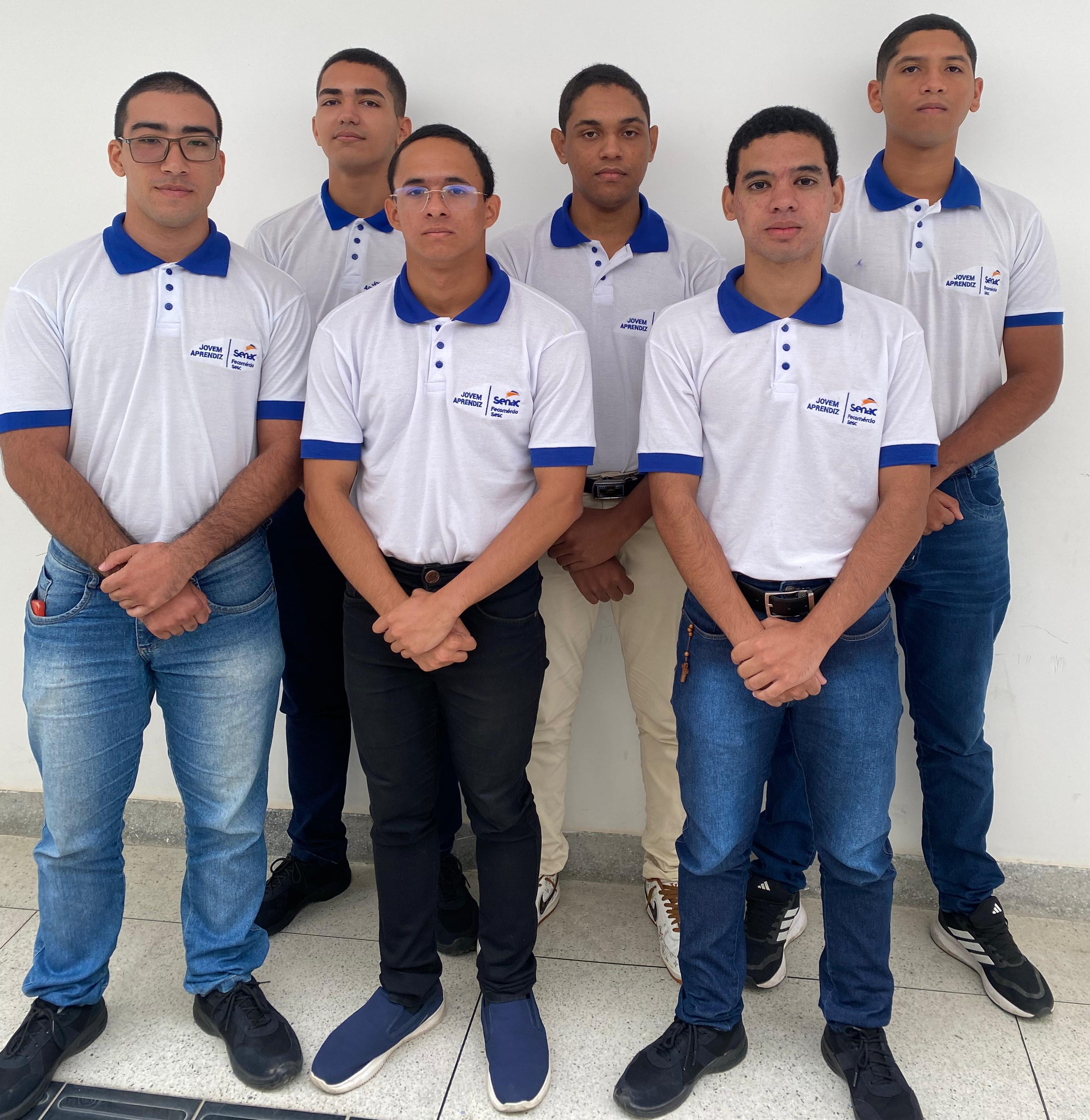 Jovem profissional em seu primeiro emprego